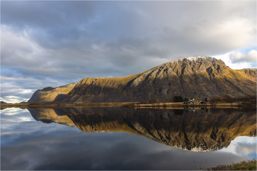 Main image Mirror Mountains