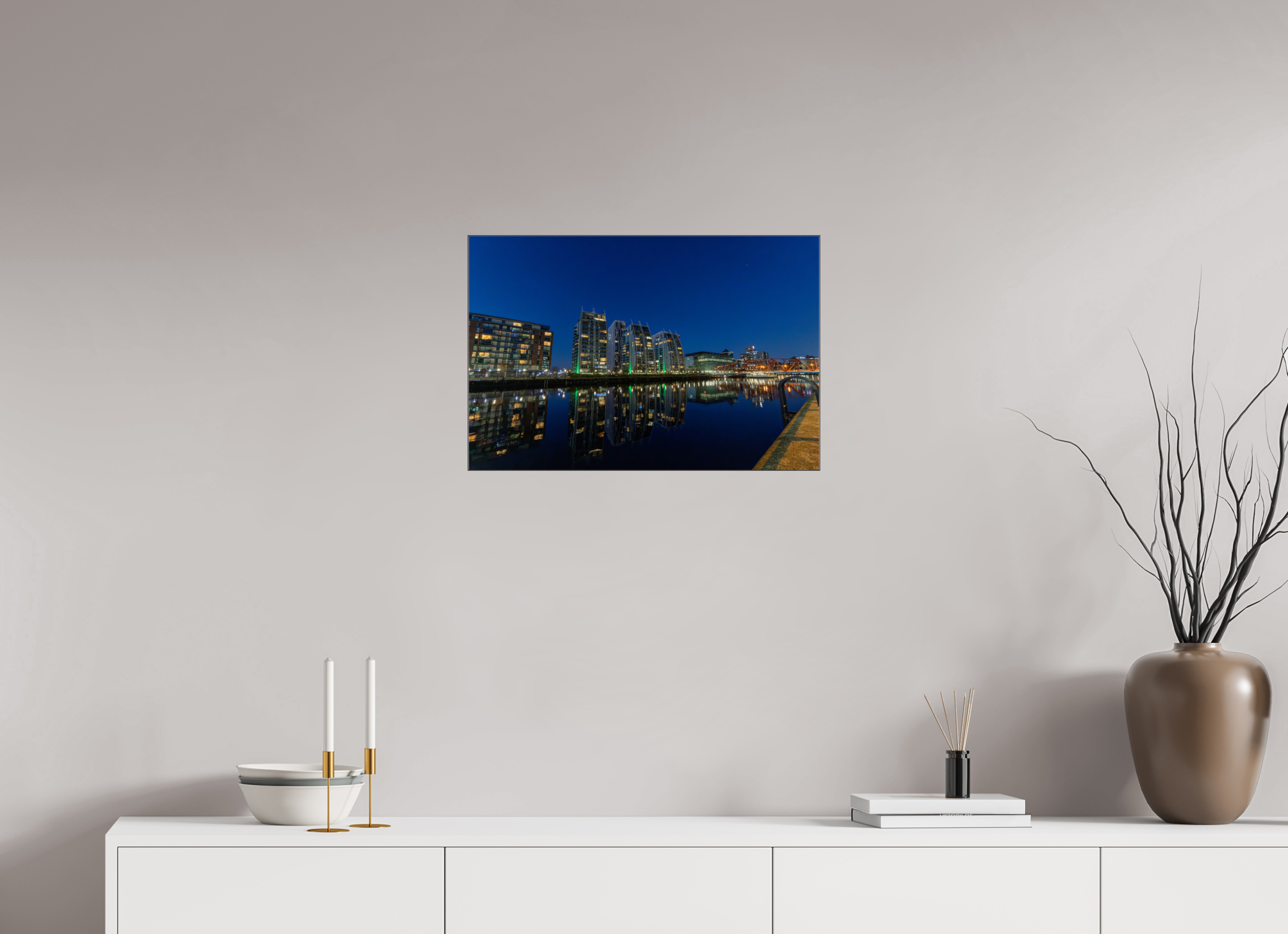 60 x 40 cm, Foto-Abzug hinter Acrylglas glänzend Neon Silence